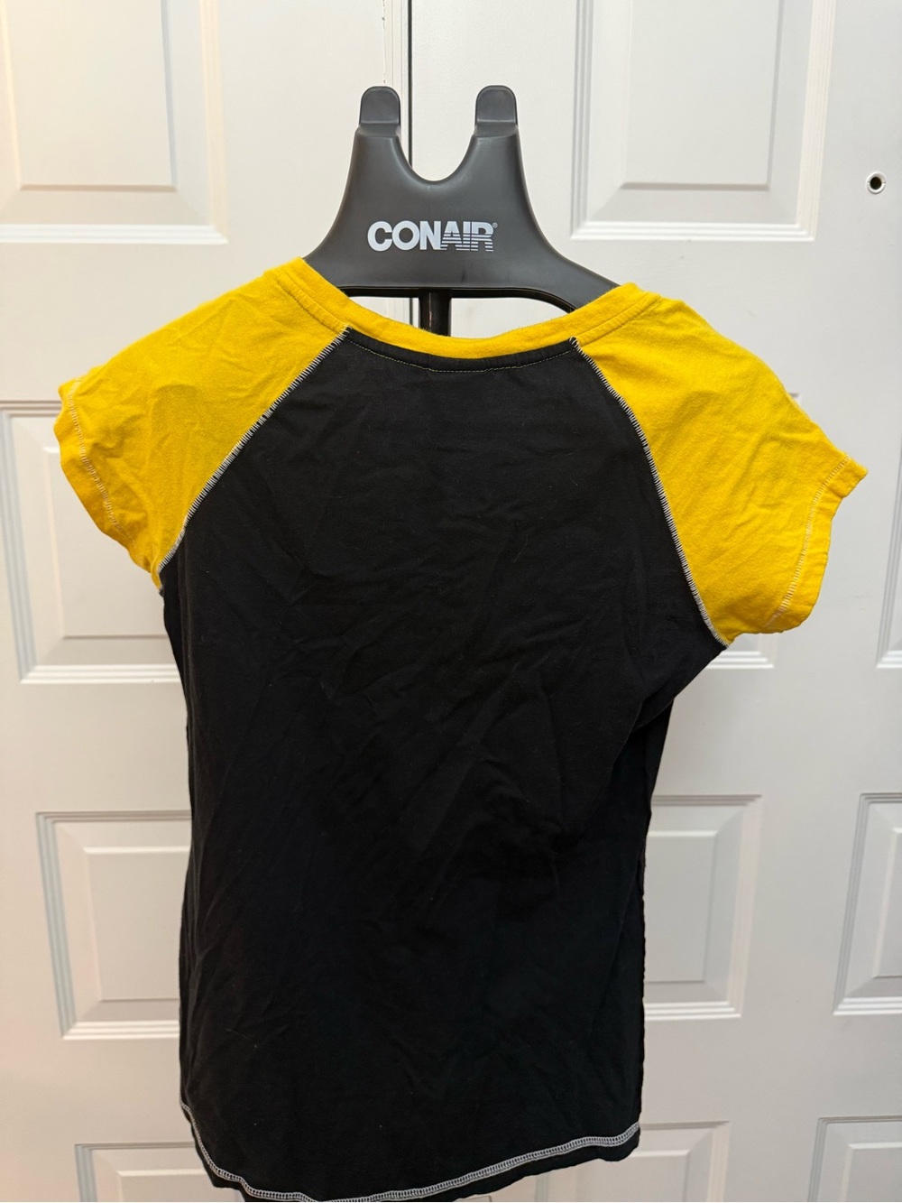 Genuine Merchandise Black and Yellow 'Pirates' V-Neck Short Sleeve Tee - Picture 2 of 4